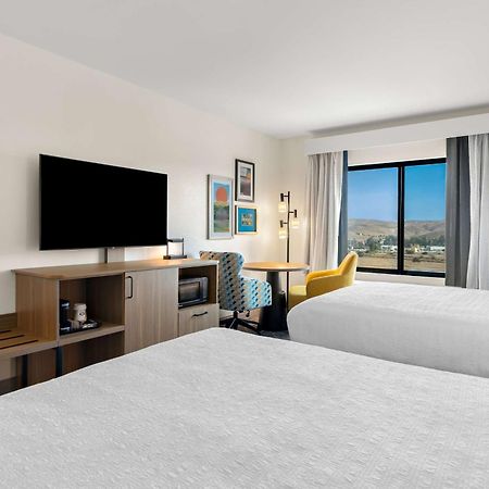 Hampton Inn & Suites Corona, Ca Экстерьер фото