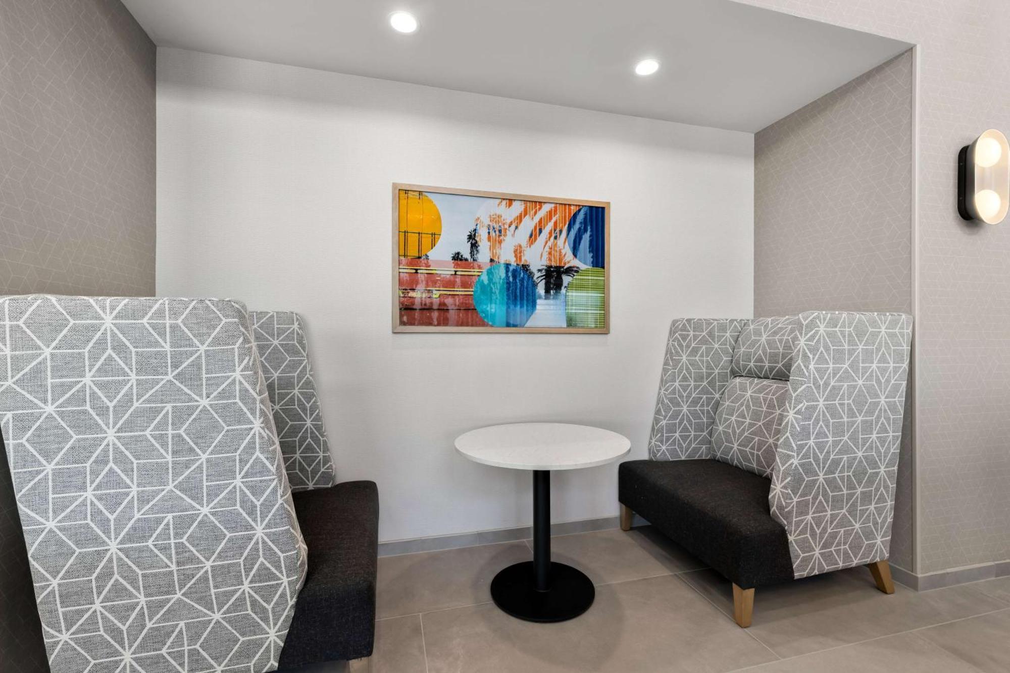 Hampton Inn & Suites Corona, Ca Экстерьер фото