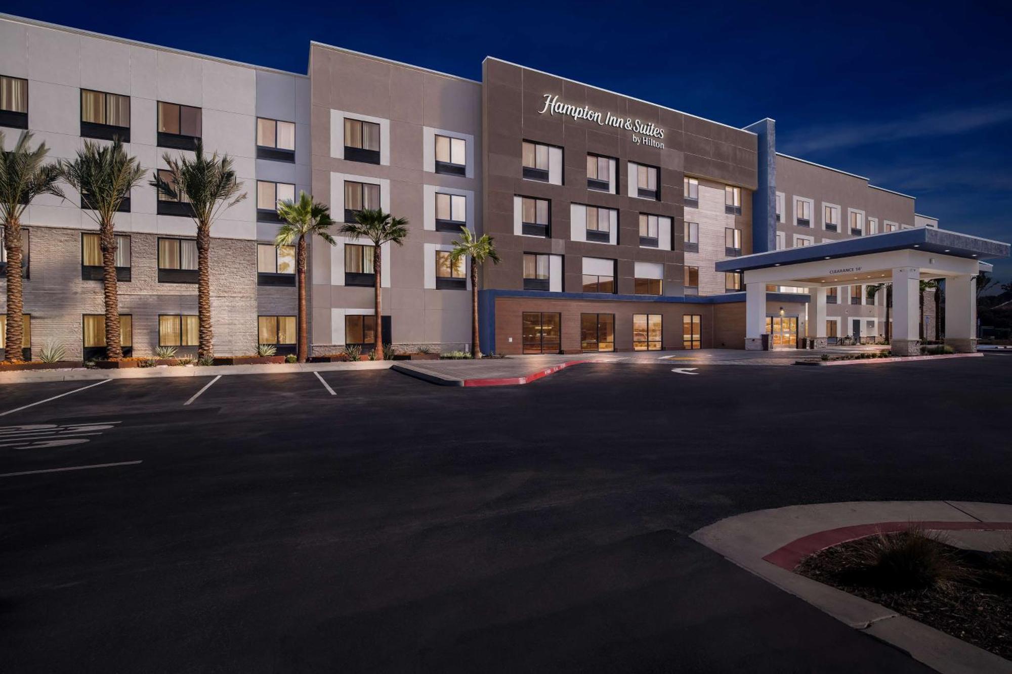 Hampton Inn & Suites Corona, Ca Экстерьер фото