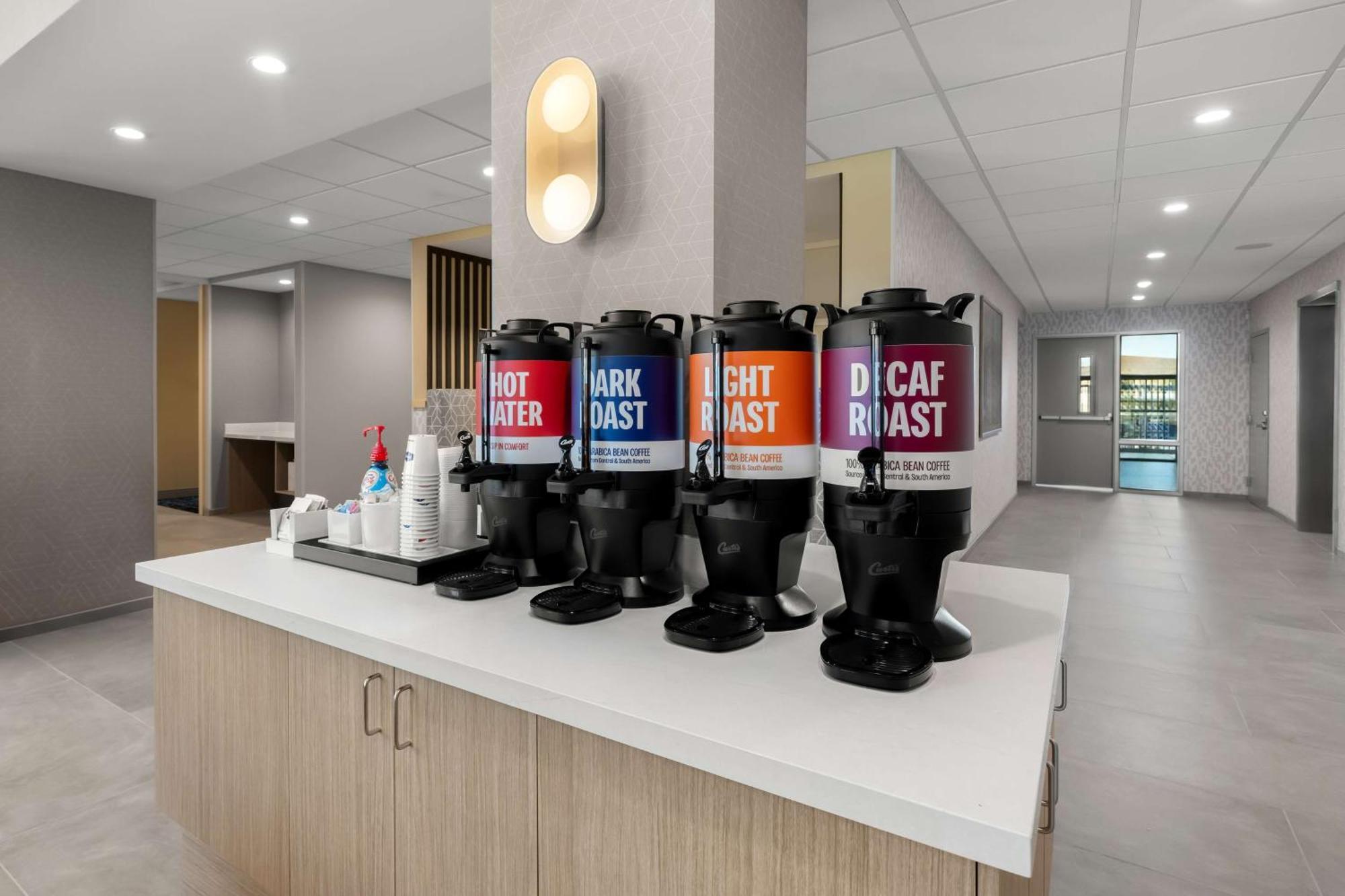 Hampton Inn & Suites Corona, Ca Экстерьер фото