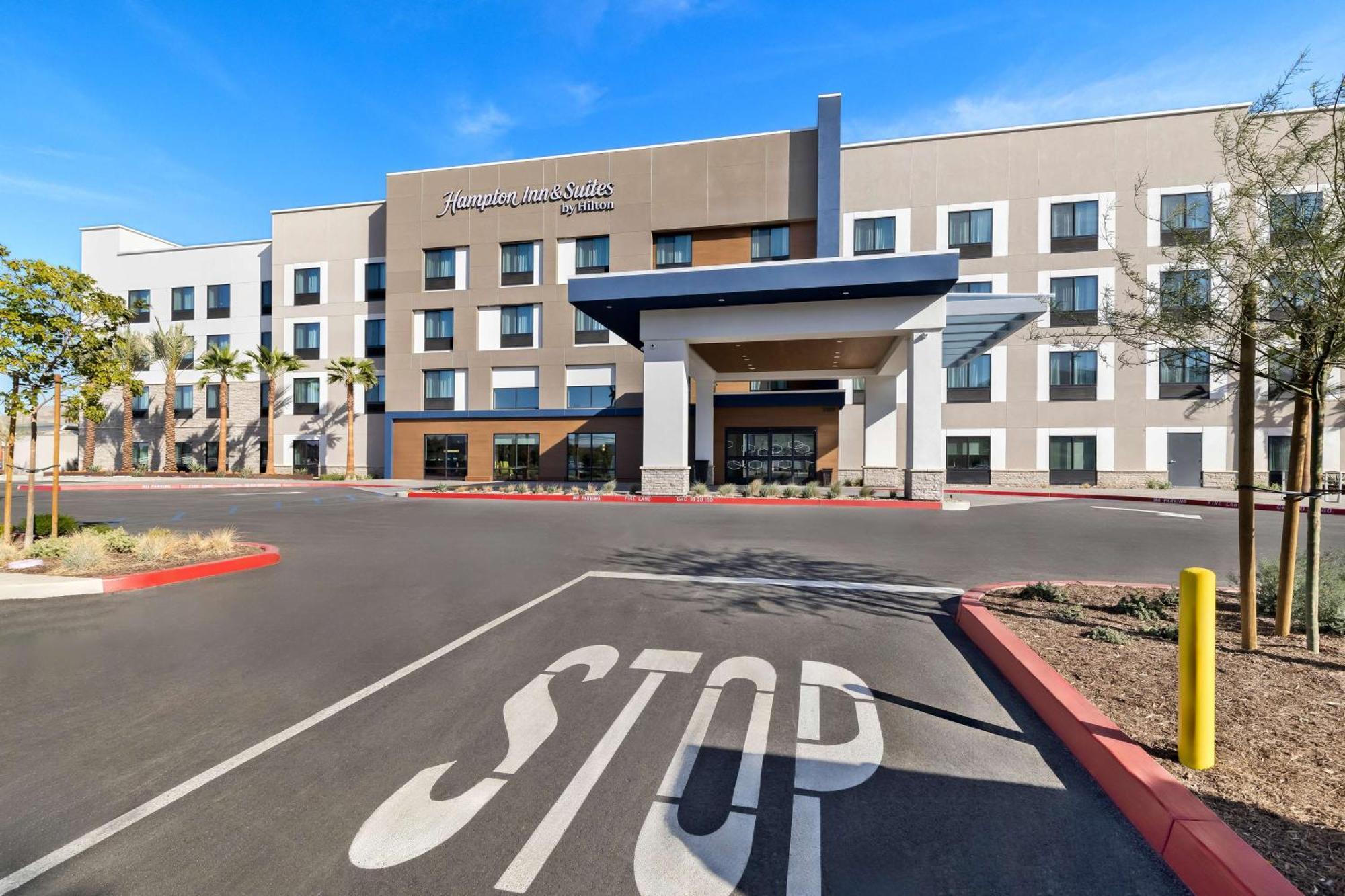 Hampton Inn & Suites Corona, Ca Экстерьер фото